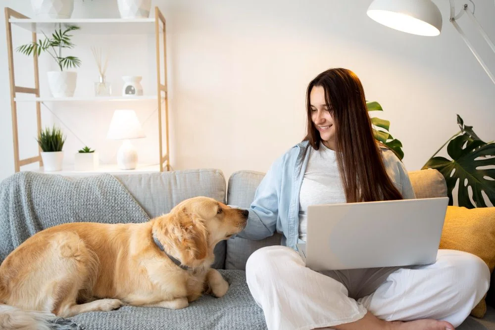 Paws and Plans: Navigating Business Startups with a New Pet.